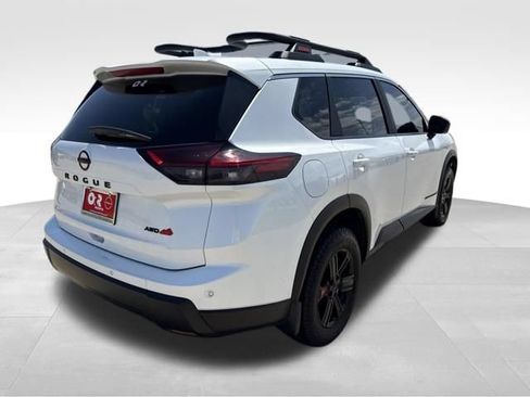 Used 2025 Nissan Rogue SV AWD/4WD image 7