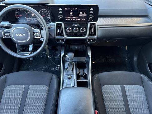 Used 2022 Kia Sorento LX FWD image 14