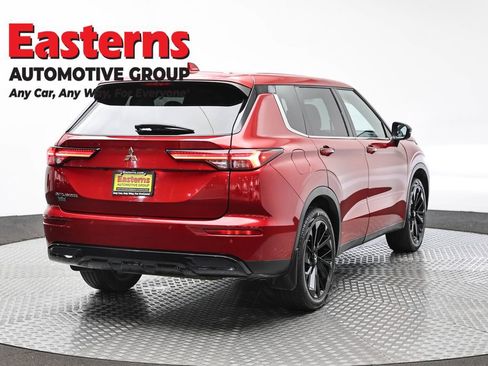 Used 2022 Mitsubishi Outlander SE FWD image 5