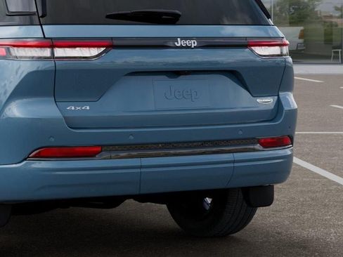 New 2026 Jeep Grand Cherokee Summit w/ MOPAR Finishing Package AWD/4WD image 13