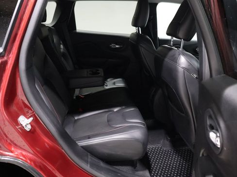 Used 2021 Jeep Cherokee Trailhawk image 21