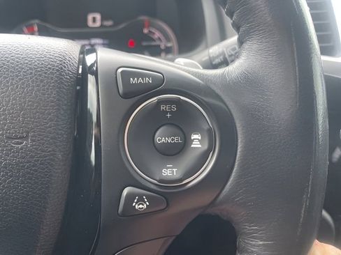 Used 2018 Honda Pilot Touring image 23