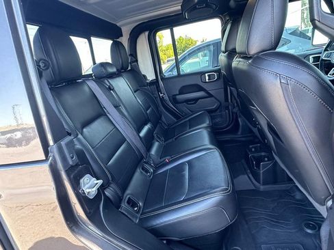 Used 2021 Jeep Gladiator Overland w/ Popular Equipment Package AWD/4WD image 12