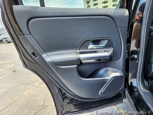 Used 2025 Mercedes-Benz GLA 250 image 16