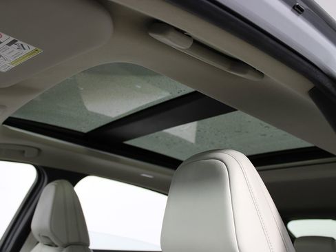 Used 2024 Nissan Ariya FWD image 9