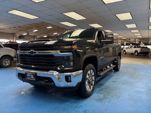 New 2026 Chevrolet Silverado 2500 LT w/ All Star Edition AWD/4WD image 10