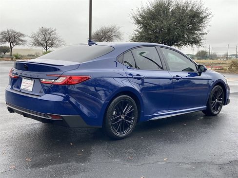 New 2026 Toyota Camry SE image 5