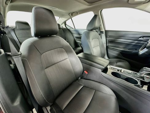 Used 2024 Nissan Altima 2.5 SV w/ SV Premium Package FWD image 27