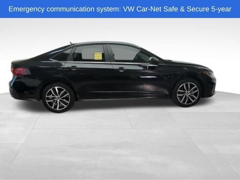 Used 2025 Volkswagen Jetta SE image 9