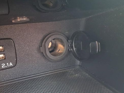 Certified 2022 Subaru Forester Limited image 17