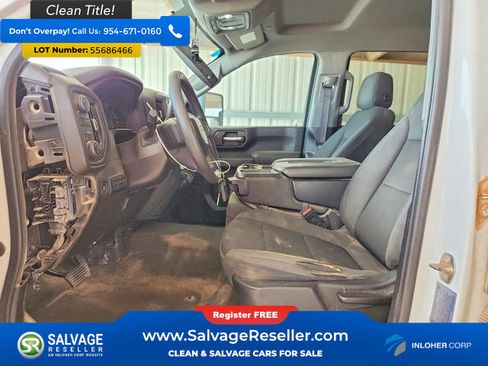 Used 2023 Chevrolet Silverado 2500 Custom w/ Custom Convenience Package AWD/4WD image 9