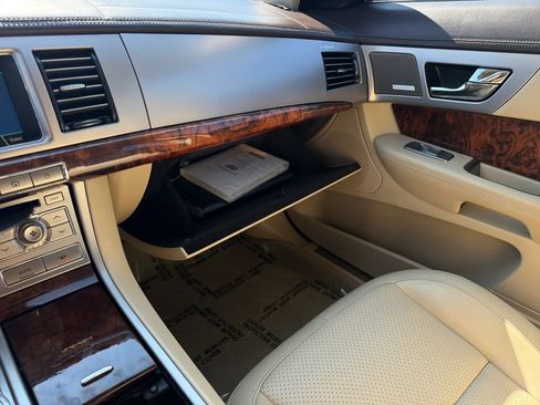 Used 2009 Jaguar XF Supercharged RWD image 39