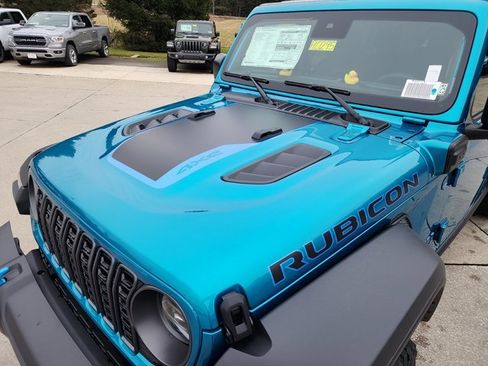 Used 2024 Jeep Wrangler Unlimited Rubicon 4xe w/ Convenience Group image 21