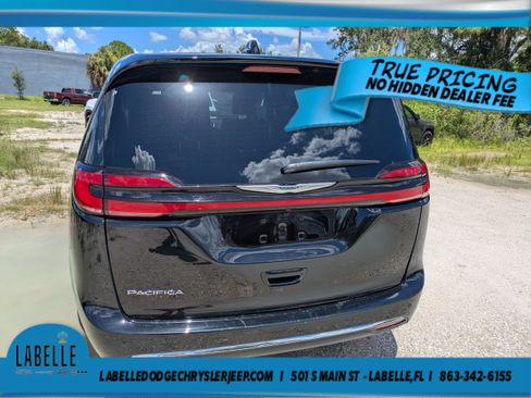 Used 2026 Chrysler Pacifica Select FWD image 5