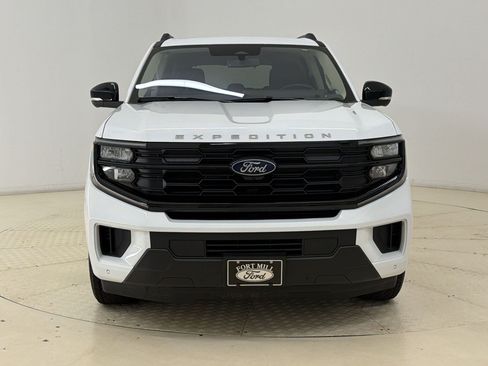 Certified 2025 Ford Expedition Active AWD/4WD image 6