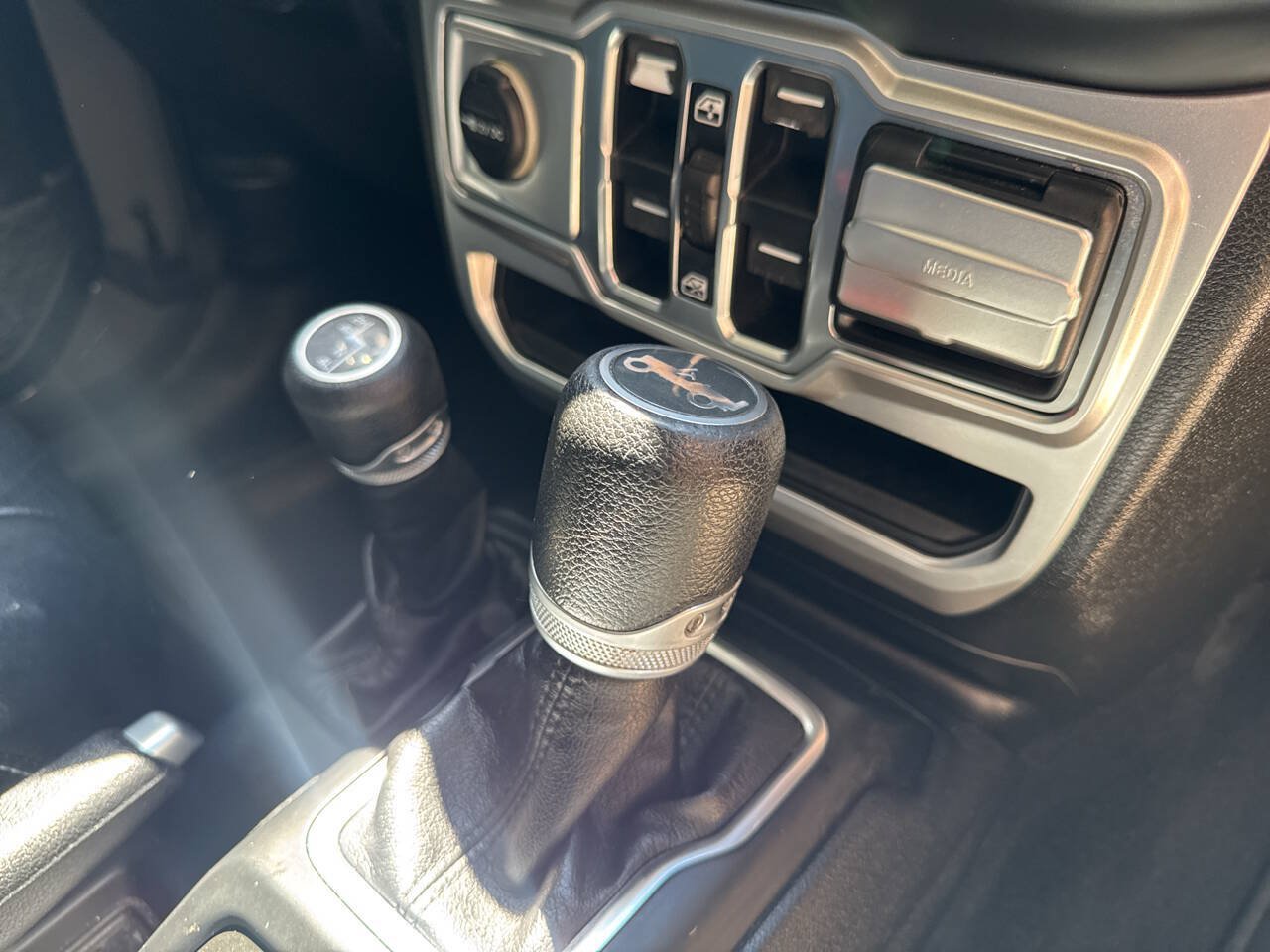 Used 2019 Jeep Wrangler Unlimited Sport S AWD/4WD image 19