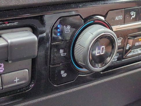 Used 2023 Chevrolet Silverado 1500 High Country w/ Z71 Off-Road Package image 36