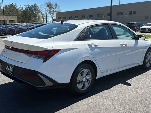 New 2026 Hyundai Elantra SE FWD image 6