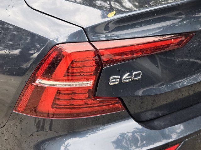 Used 2020 Volvo S60 T5 Momentum FWD image 8