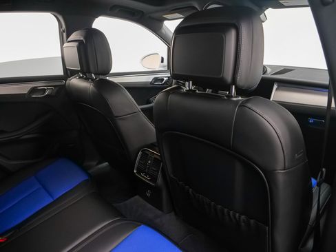 Used 2025 Porsche Macan image 29
