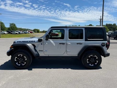 Used 2024 Jeep Wrangler Unlimited Rubicon 4xe w/ Safety Group AWD/4WD image 2