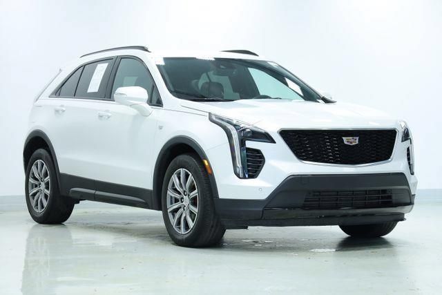 Used 2021 Cadillac XT4 Sport w/ Driver Awareness Package FWD image 3
