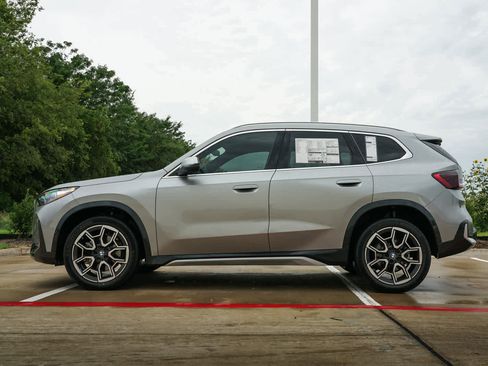 Used 2024 BMW X1 xDrive28i w/ Premium Package image 7