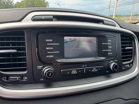 Used 2018 Kia Sorento L FWD image 22