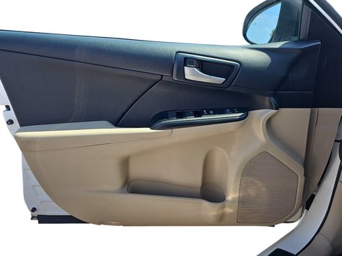 Used 2014 Toyota Camry LE FWD image 21