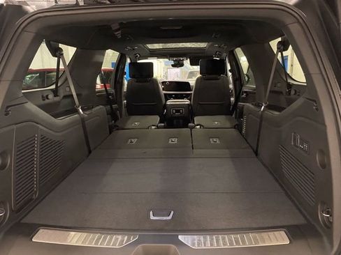 New 2026 Chevrolet Suburban High Country AWD/4WD image 27