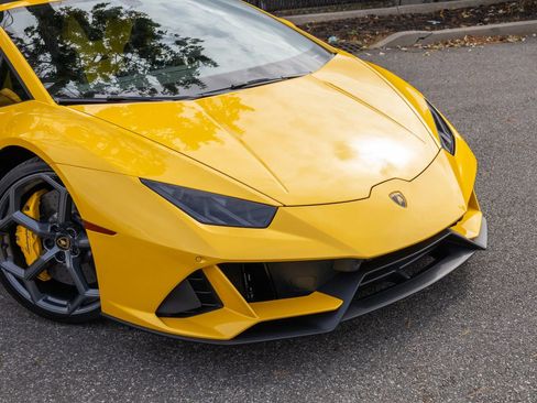 Used 2024 Lamborghini Huracan EVO image 10