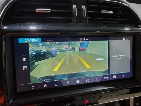 Used 2020 Jaguar XE S RWD image 31
