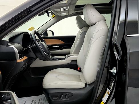 Certified 2024 Toyota Grand Highlander Limited image 42