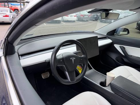 Used 2019 Tesla Model 3 Performance image 5