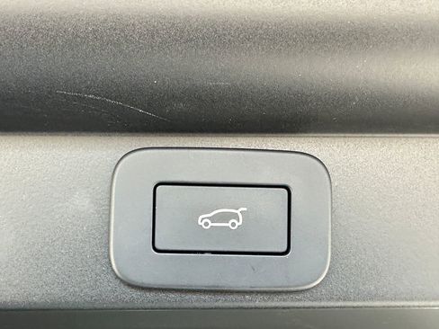 Used 2024 Land Rover Range Rover Autobiography image 10