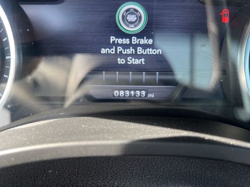 Used 2019 RAM 1500 Laramie AWD/4WD image 10