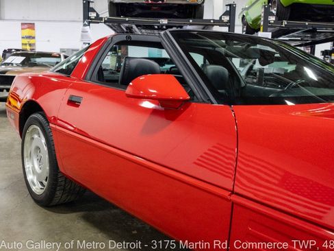 Used 1992 Chevrolet Corvette Coupe RWD image 25