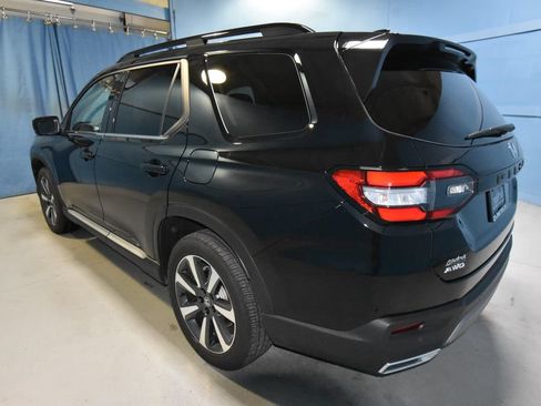 Used 2025 Honda Pilot Elite image 32