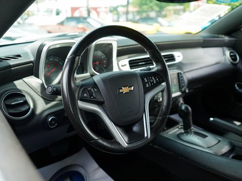 Used 2015 Chevrolet Camaro LT RWD image 5