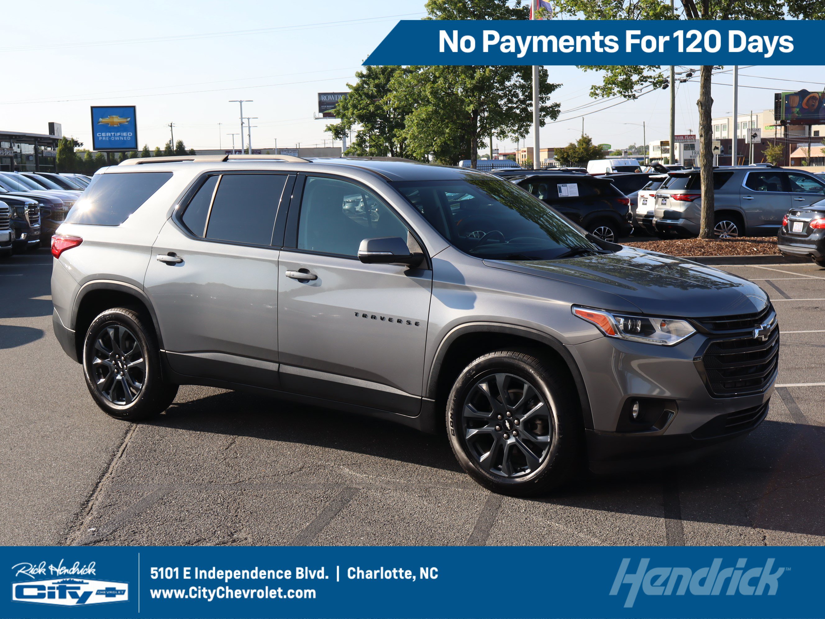 Used 2021 Chevrolet Traverse RS FWD image 1