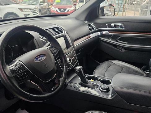 Used 2018 Ford Explorer Limited AWD/4WD image 10