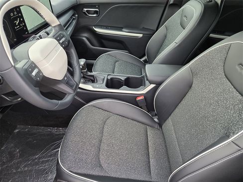 New 2025 Kia K4 GT-Line image 18