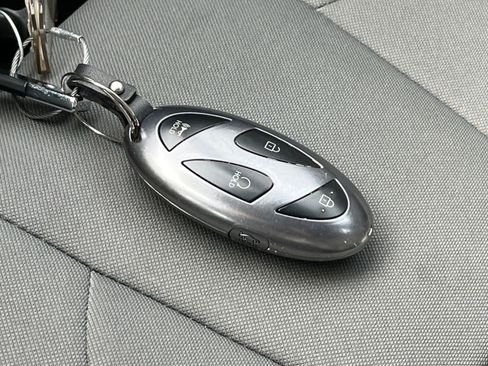 Used 2025 Hyundai Elantra SEL FWD image 25