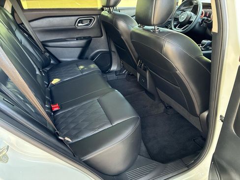Used 2023 Nissan Rogue Platinum FWD image 39