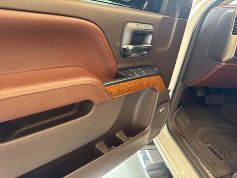 Used 2017 Chevrolet Silverado 1500 High Country AWD/4WD image 29