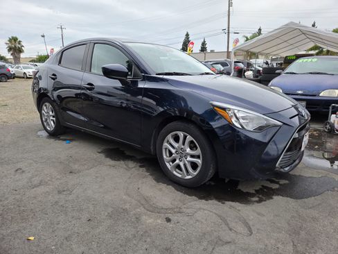 Used 2016 Scion iA FWD image 4