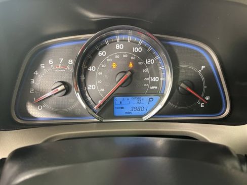 Used 2014 Toyota RAV4 Limited image 27