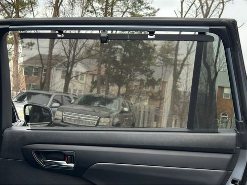 Used 2024 Toyota Highlander XLE image 19