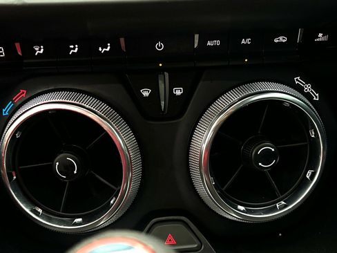 Used 2020 Chevrolet Camaro SS image 31