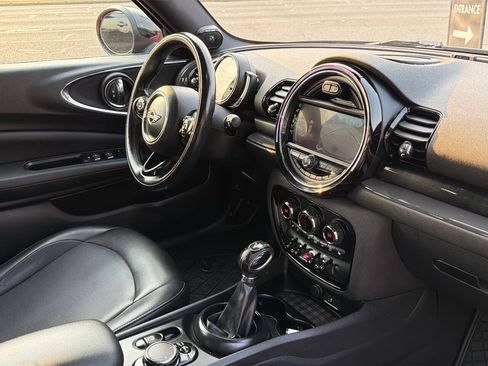 Used 2019 MINI Cooper Clubman ALL4 w/ Premium Package AWD/4WD image 19